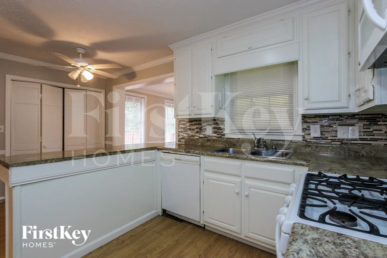 6936 Deshon Ridge Dr - Photo 7 of 15