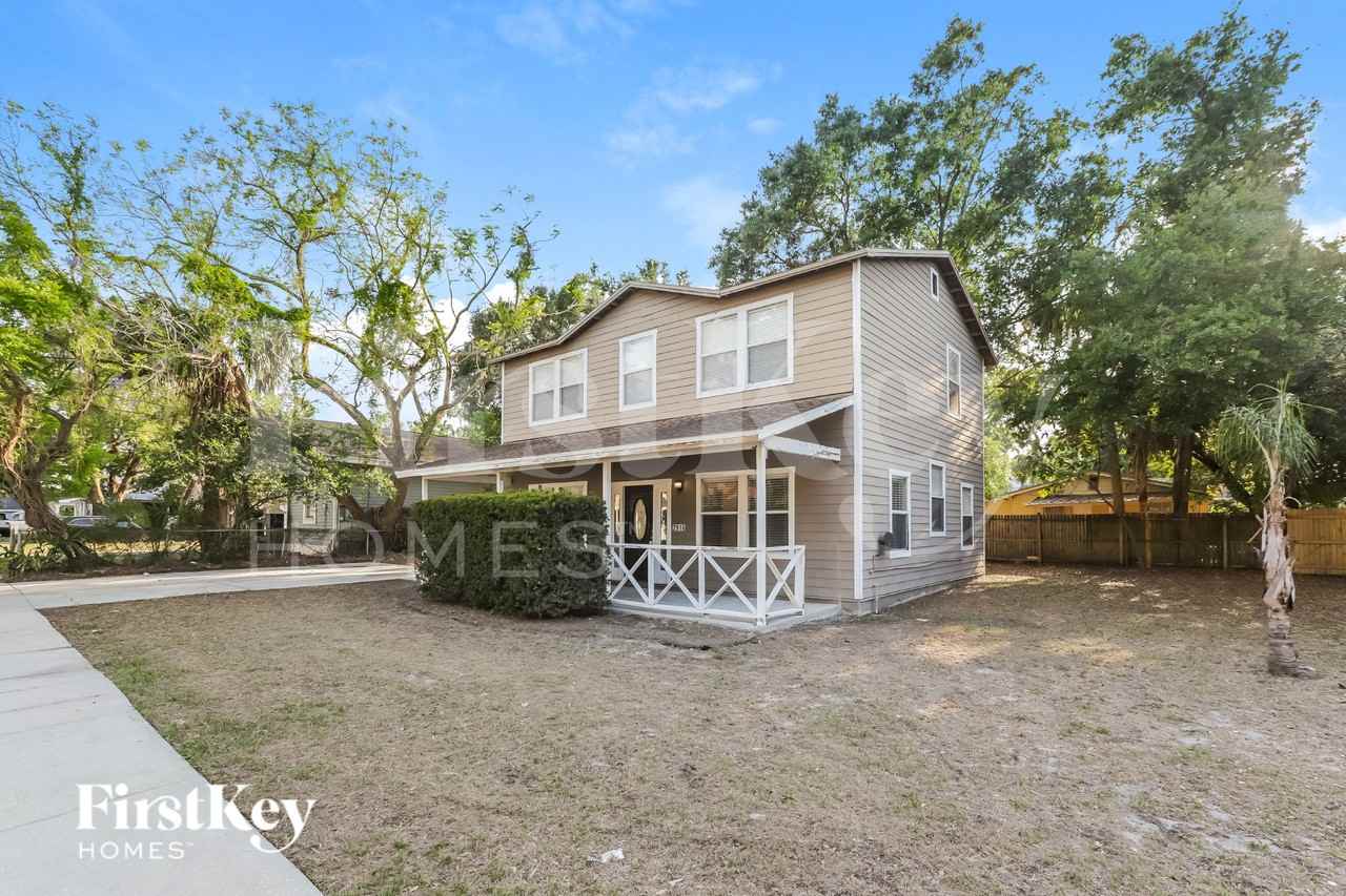 2916 N Jefferson St - Photo 2 of 16