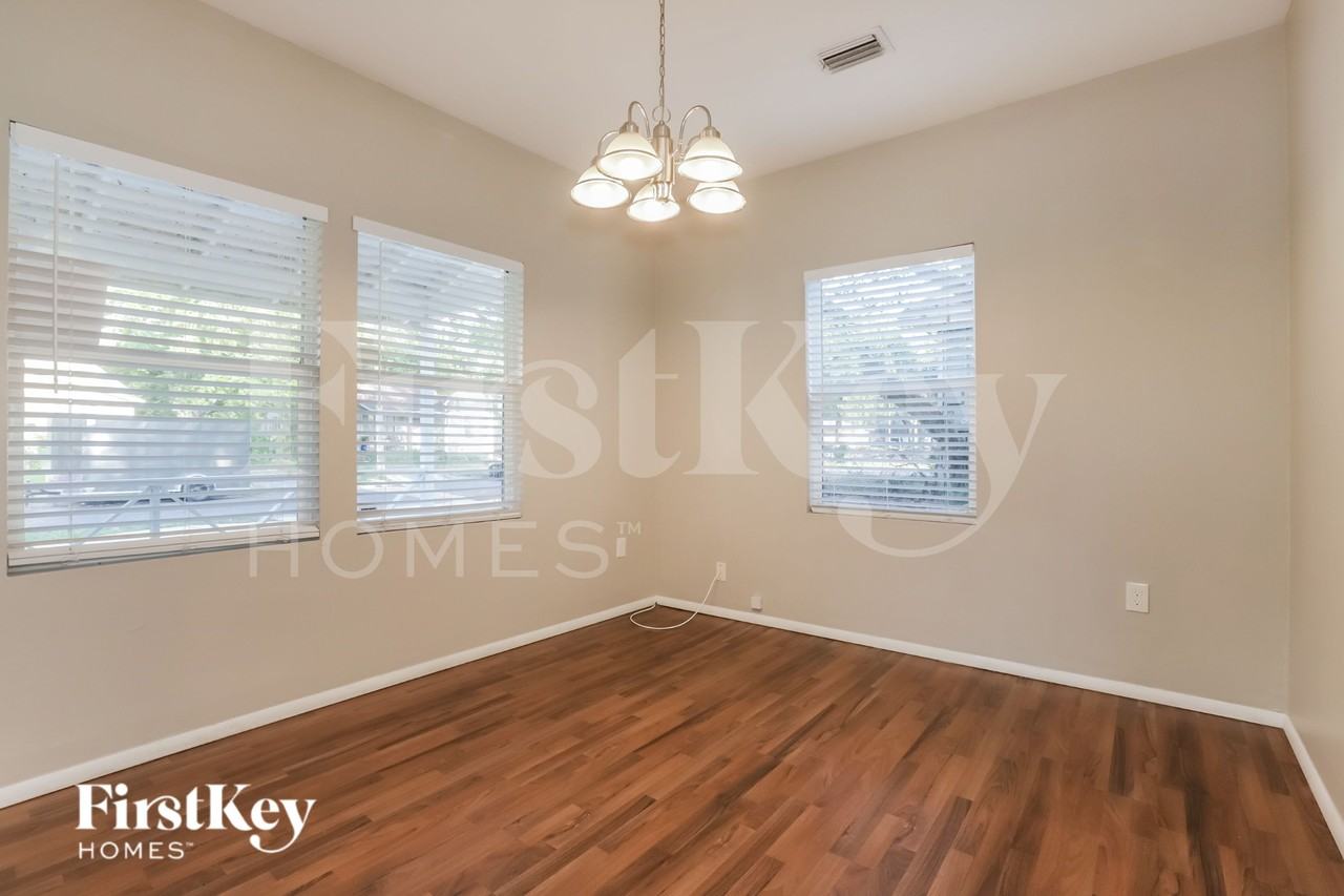 2916 N Jefferson St - Photo 5 of 16