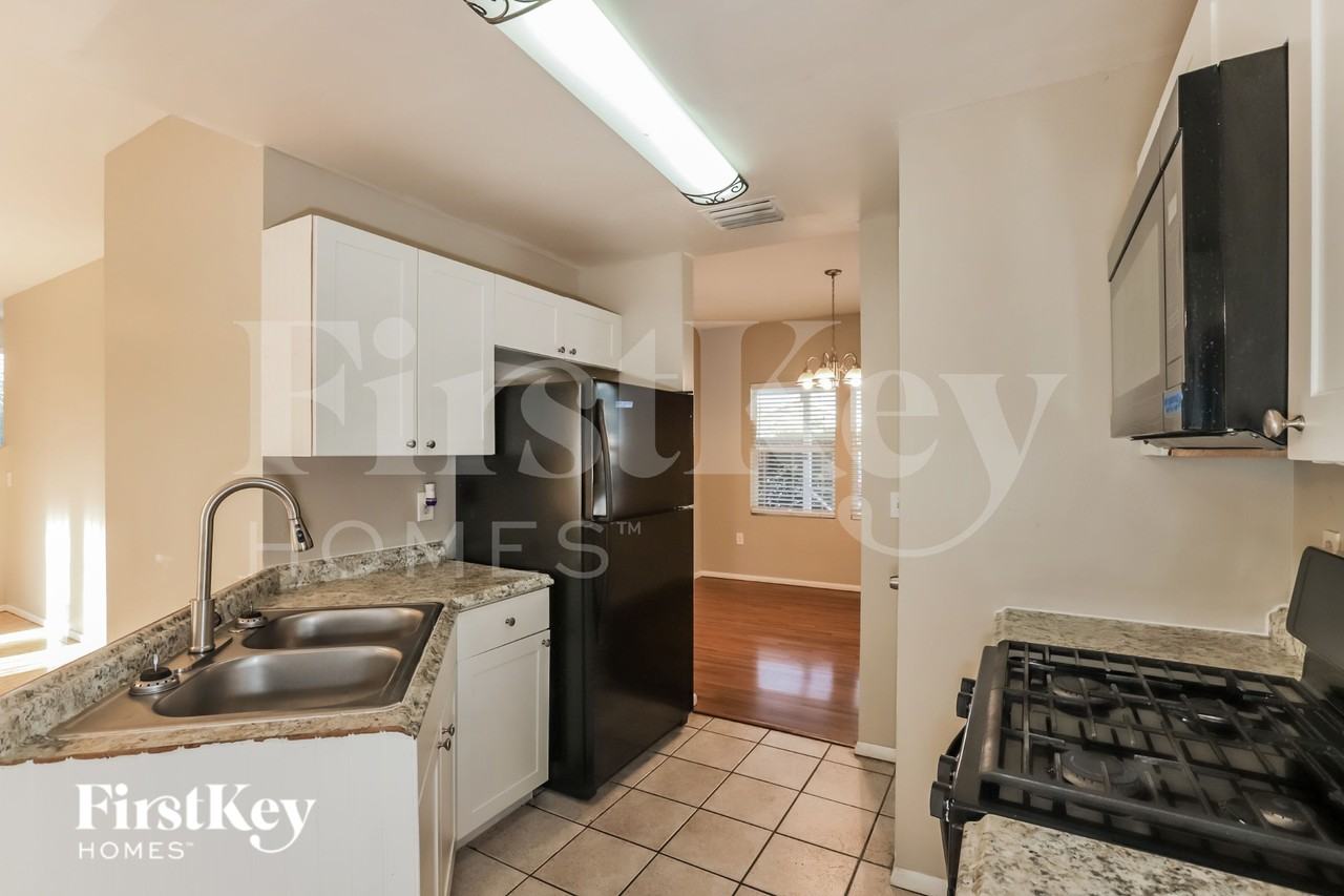 2916 N Jefferson St - Photo 7 of 16