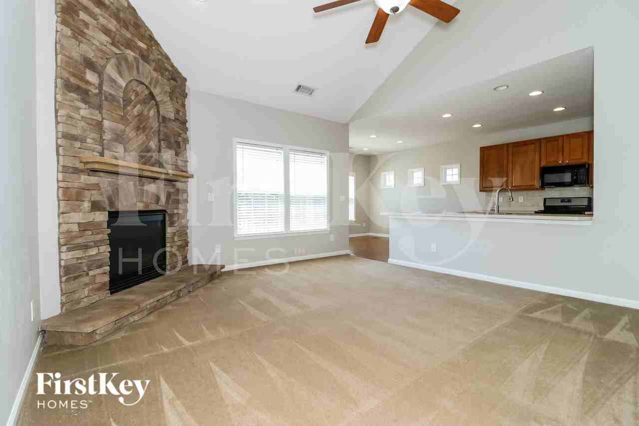 1460 Independence Trl - Photo 2 of 16