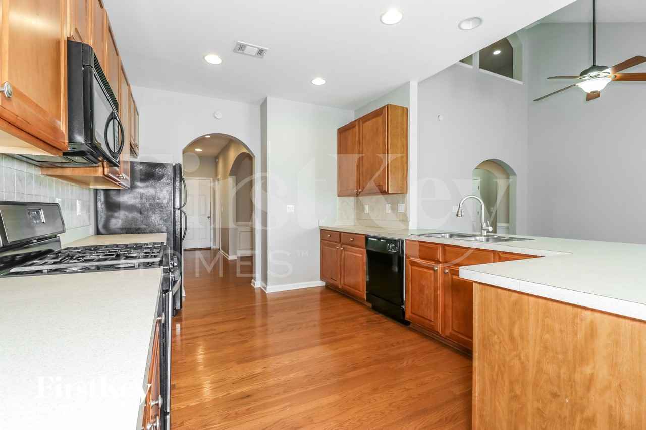 1460 Independence Trl - Photo 5 of 16