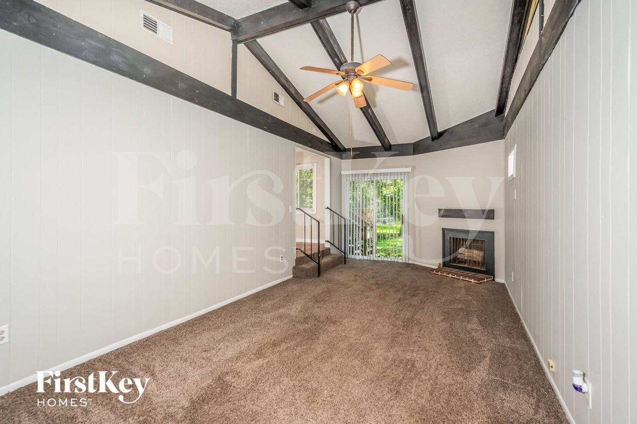 129 Briar Grove Dr - Photo 2 of 15