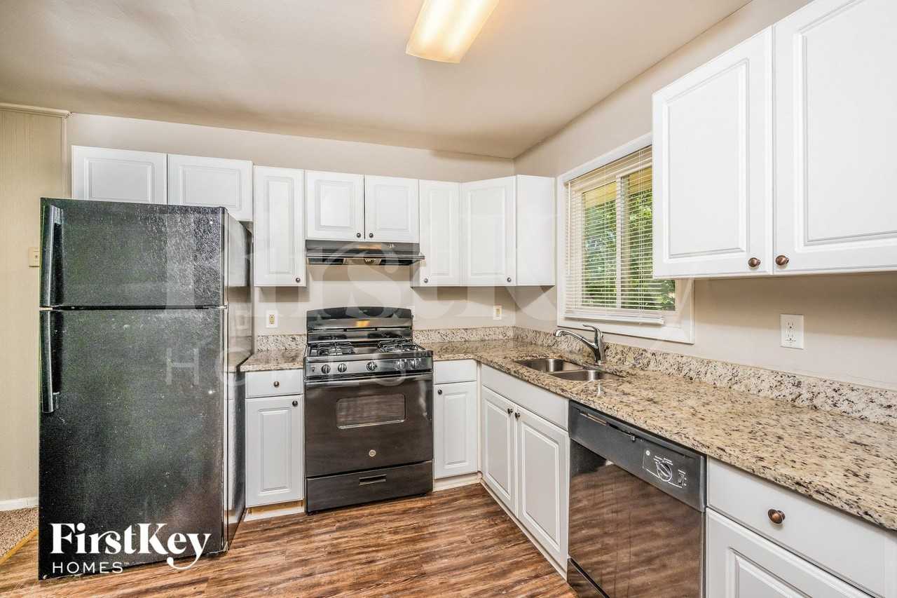 129 Briar Grove Dr - Photo 4 of 15