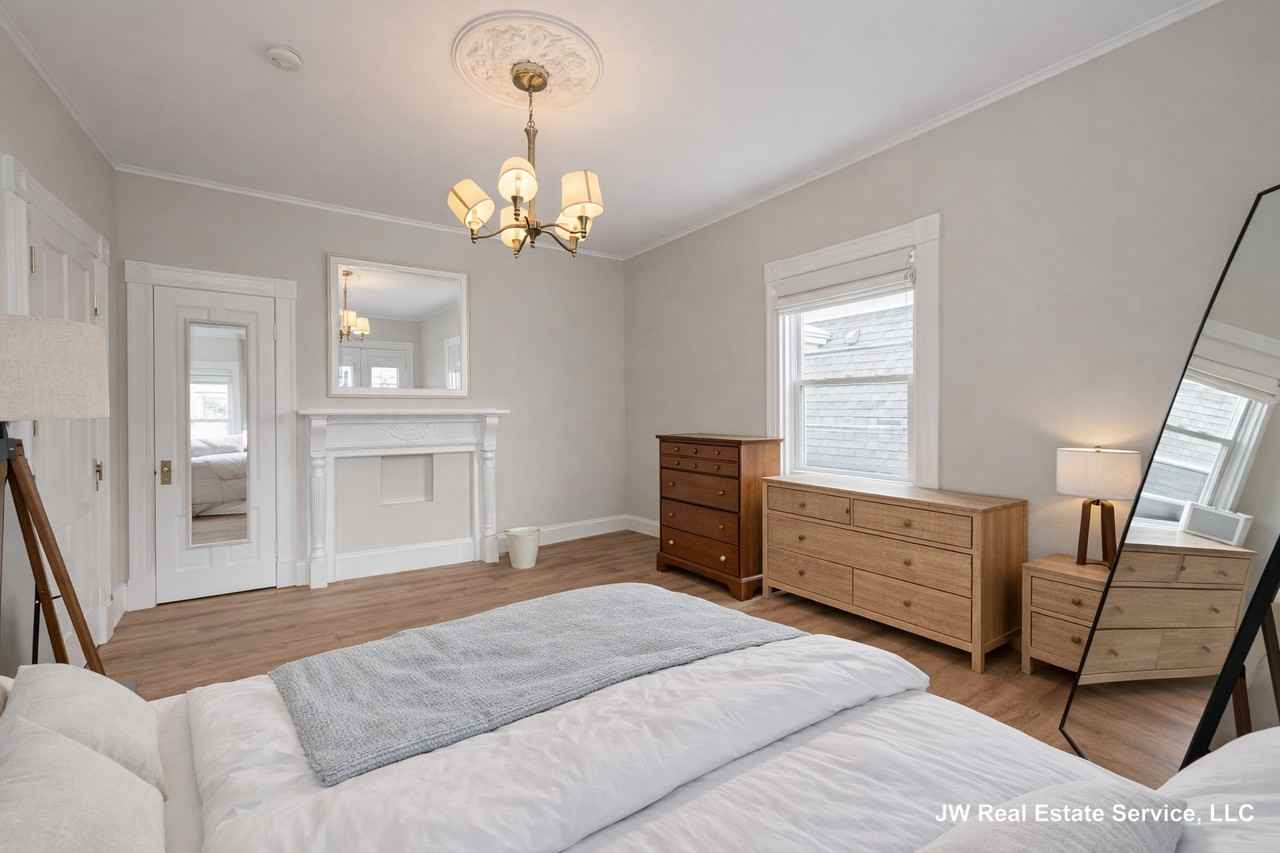 401 Washington St #5 - Photo 4 of 20