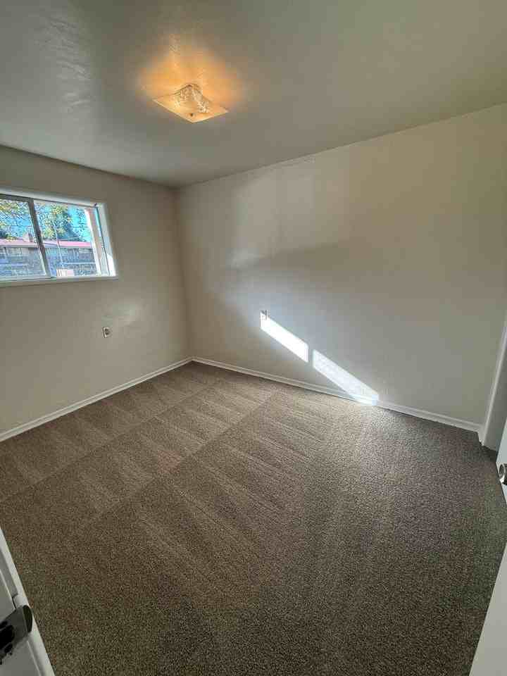 453-132 Stoneway Apartments - Photo 6 of 11