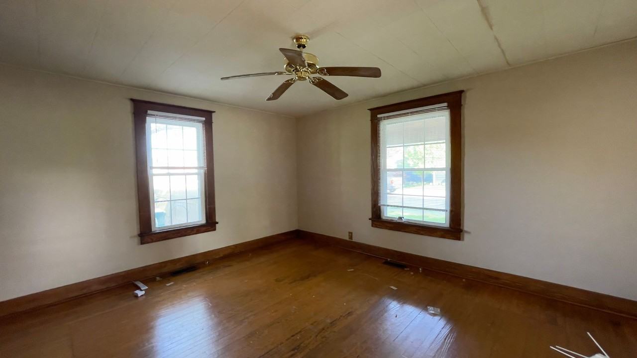 101 High School Ave - Photo 5 of 17