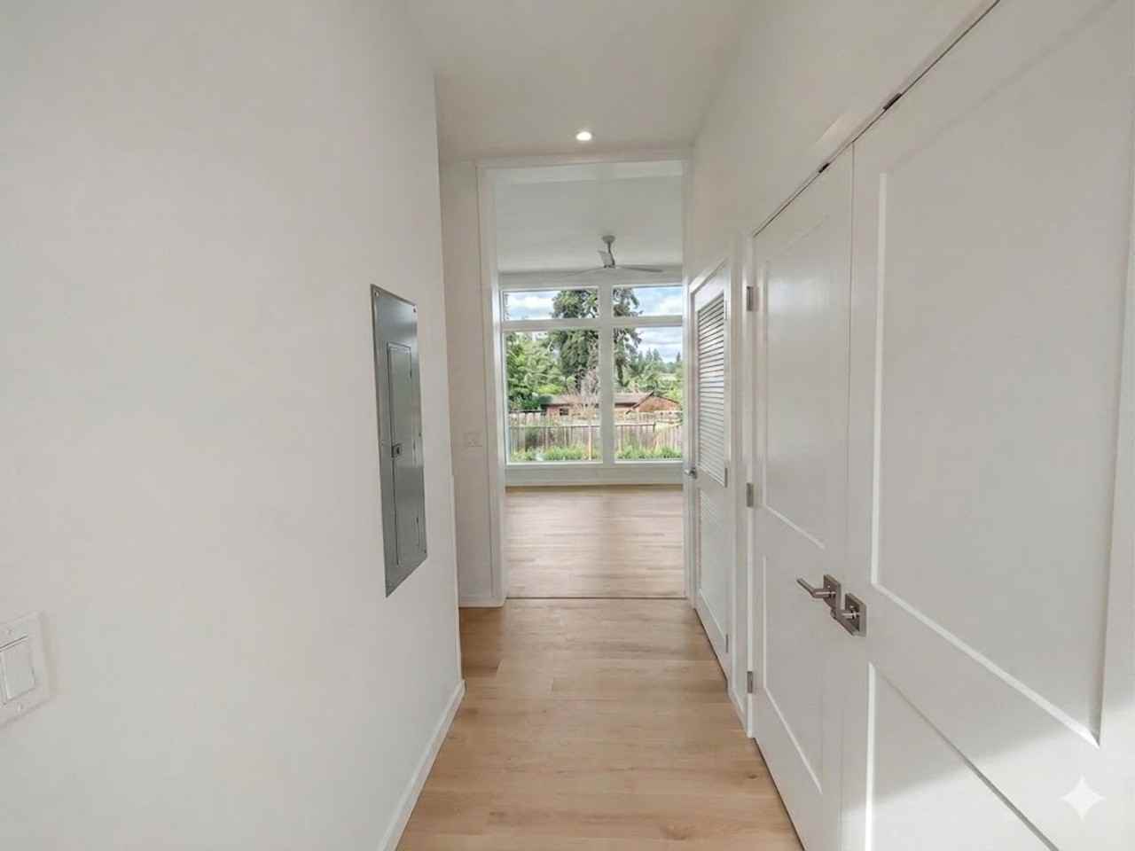 746 Ne Revere Ave - Photo 3 of 29