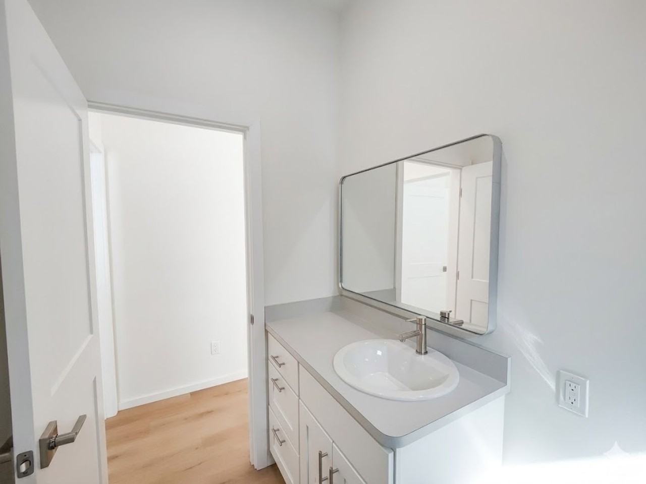 746 Ne Revere Ave - Photo 7 of 29