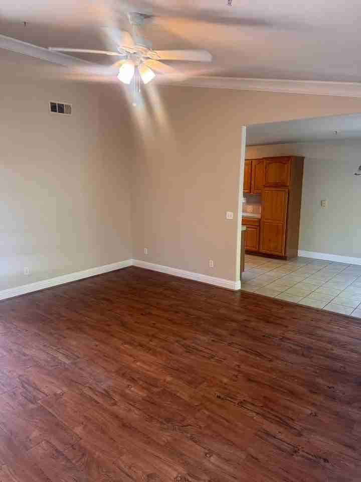 4928 N Thorne Ave - Photo 4 of 34