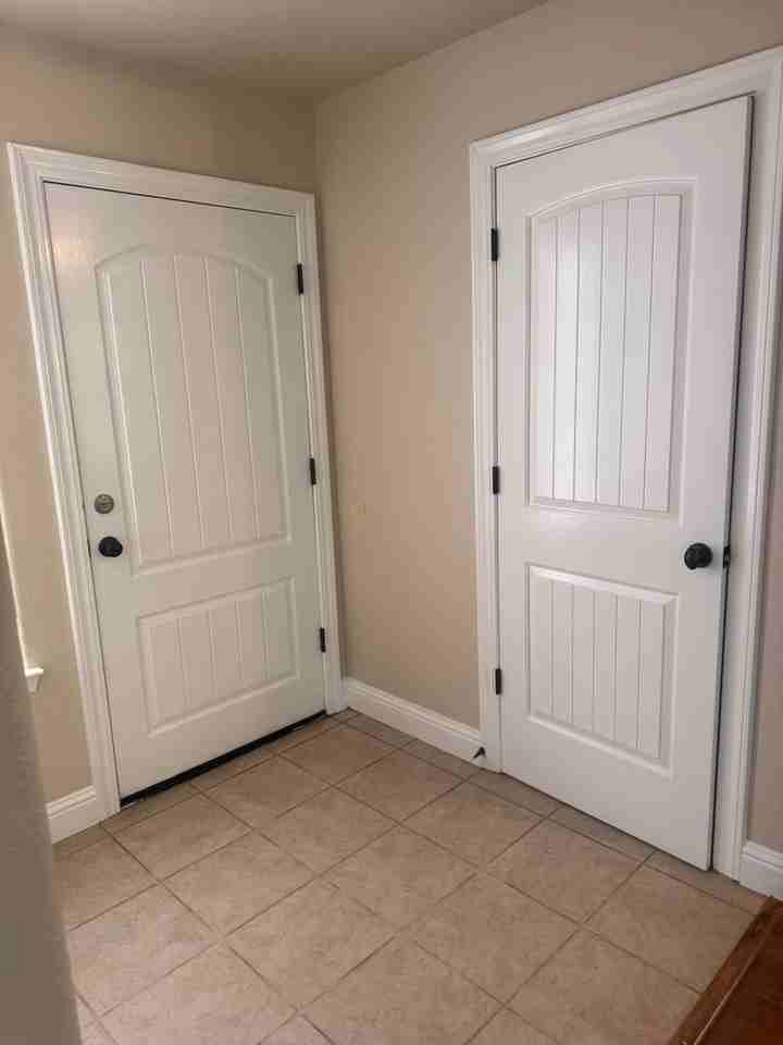 4928 N Thorne Ave - Photo 5 of 34