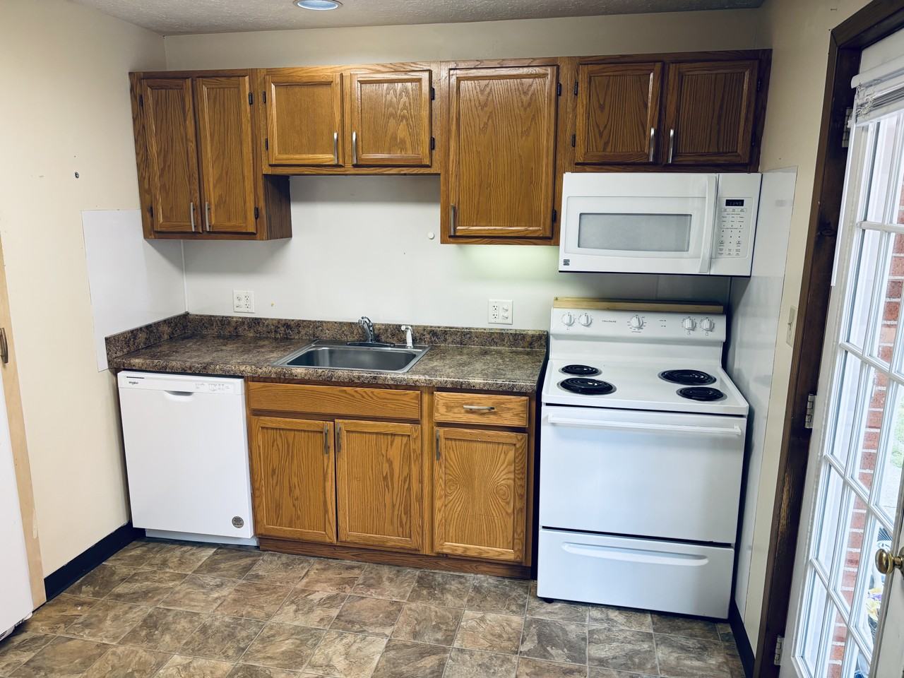 104 Mcmillen Ave #B - Photo 3 of 28