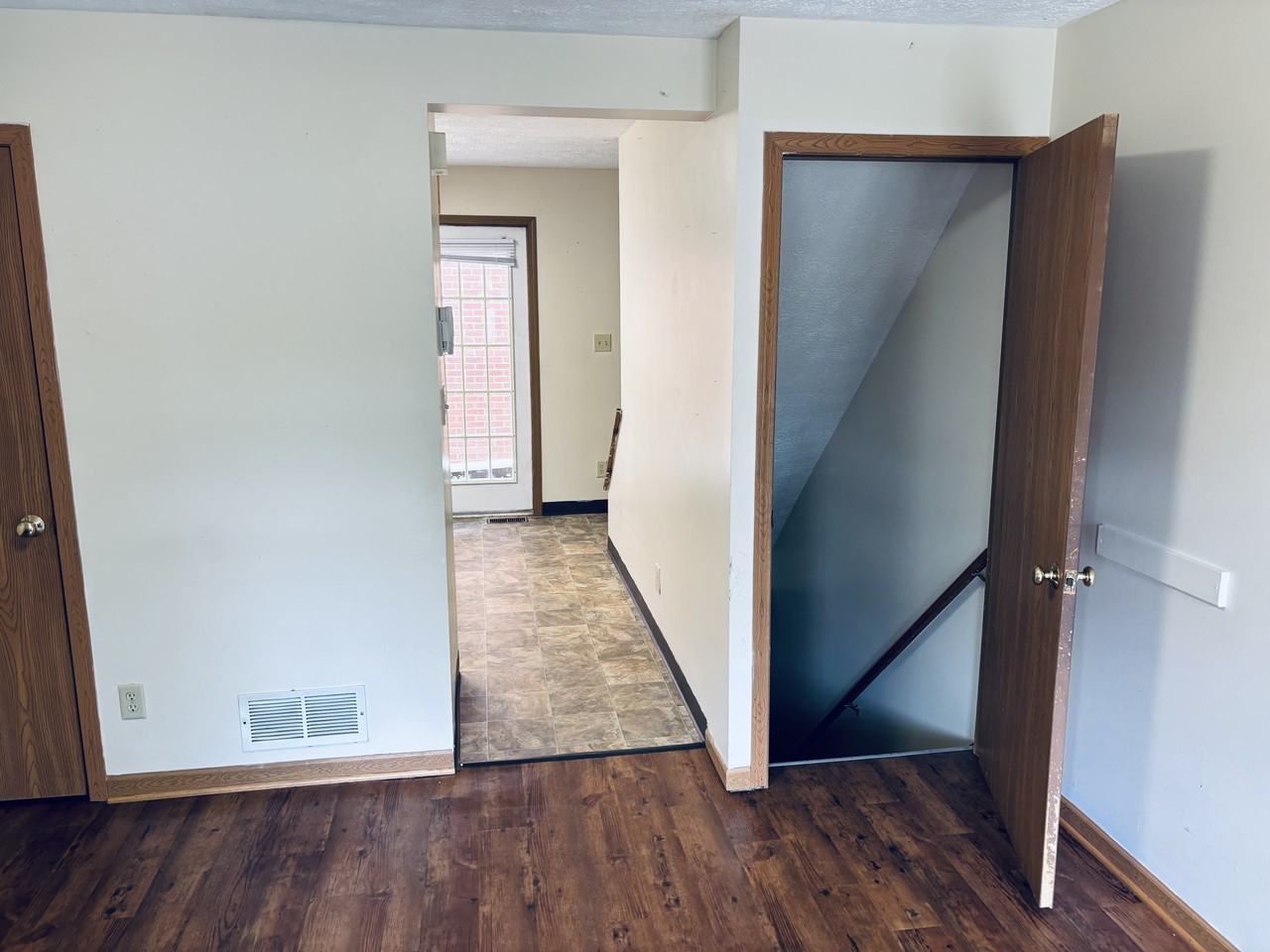 104 Mcmillen Ave #B - Photo 5 of 28