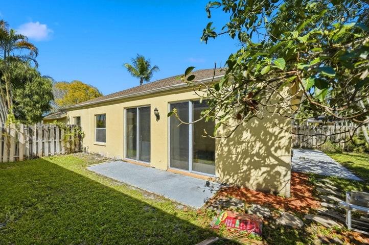 1239 Sussex Street - Photo 3 of 9