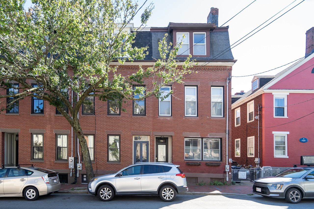 92 Thorndike St - Photo 3 of 34