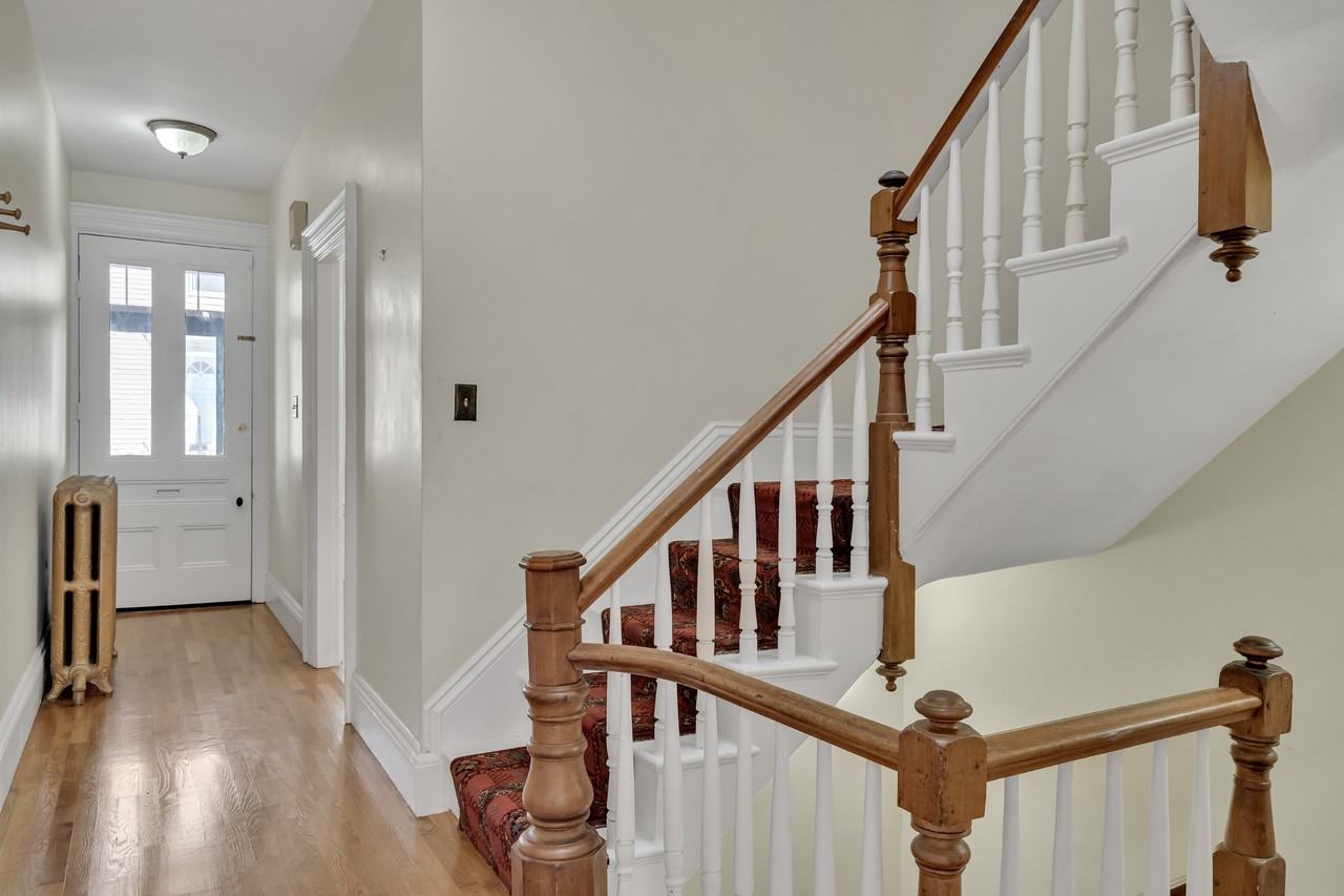92 Thorndike St - Photo 6 of 34