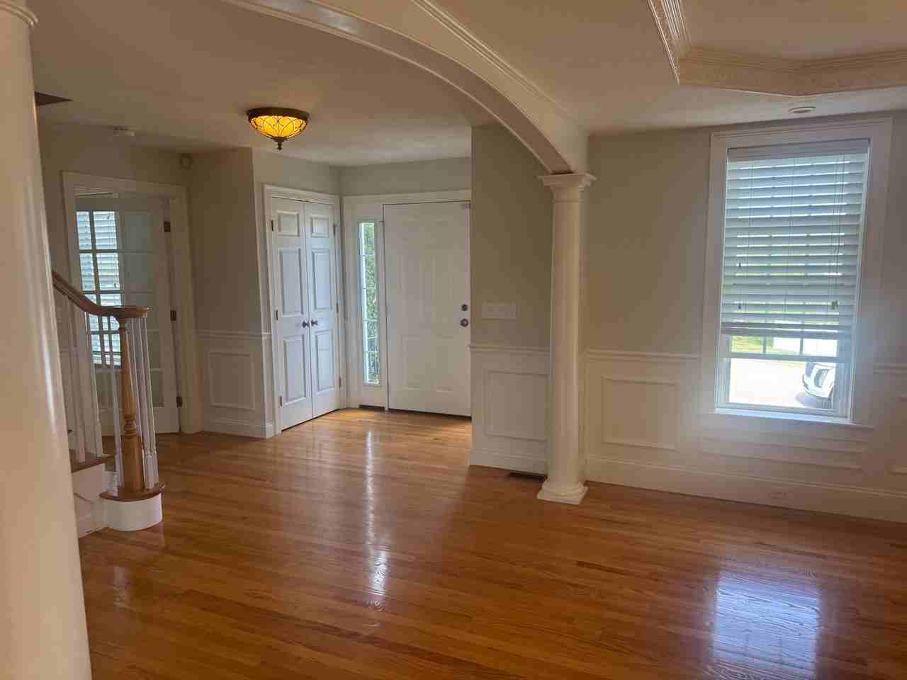 Amherst Dr - Photo 5 of 23