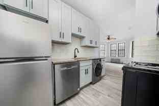 6128 S Ingleside Ave #1W - Photo 1 of 1