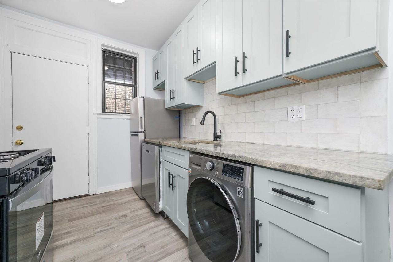 6128 S Ingleside Ave #1W - Photo 2 of 24