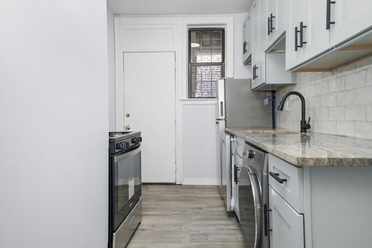 6128 S Ingleside Ave #1W - Photo 4 of 24