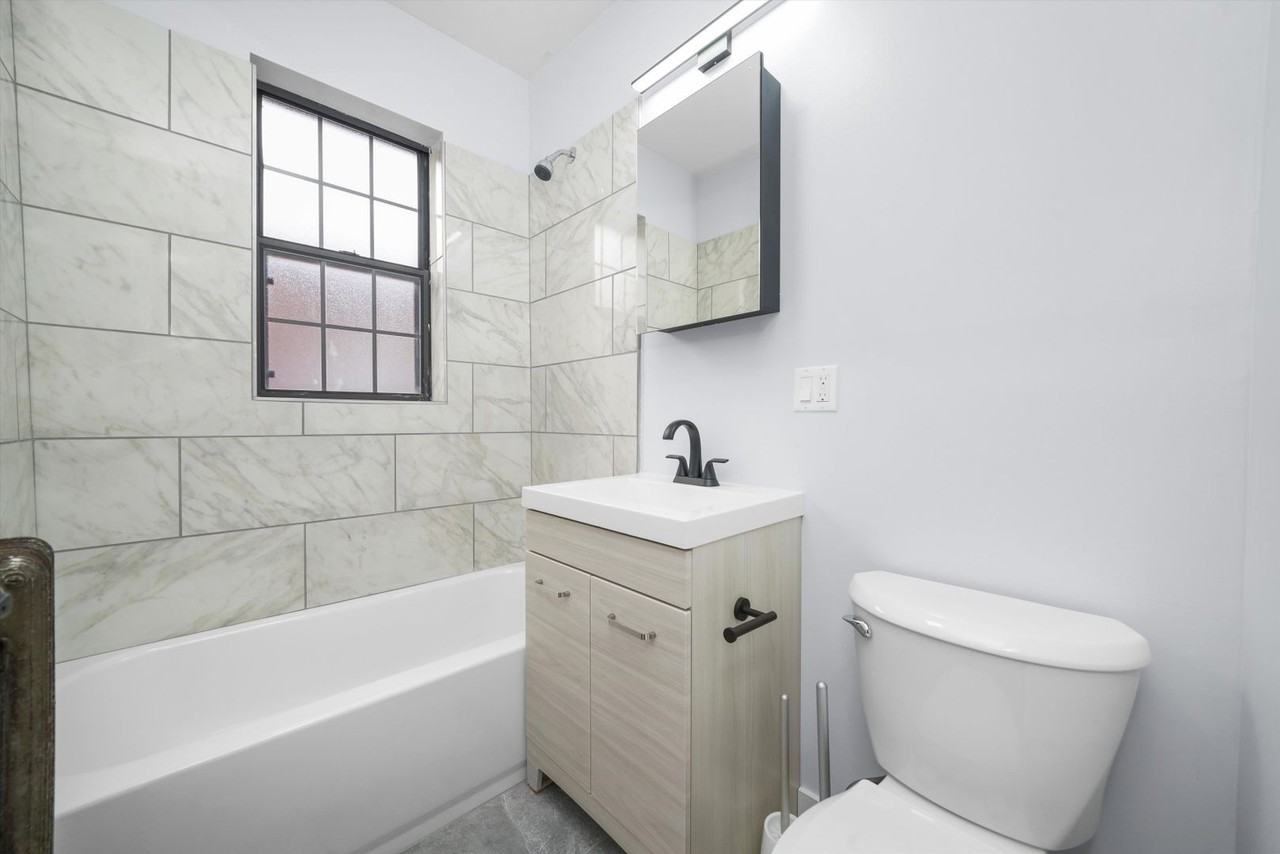 6128 S Ingleside Ave #1W - Photo 5 of 24