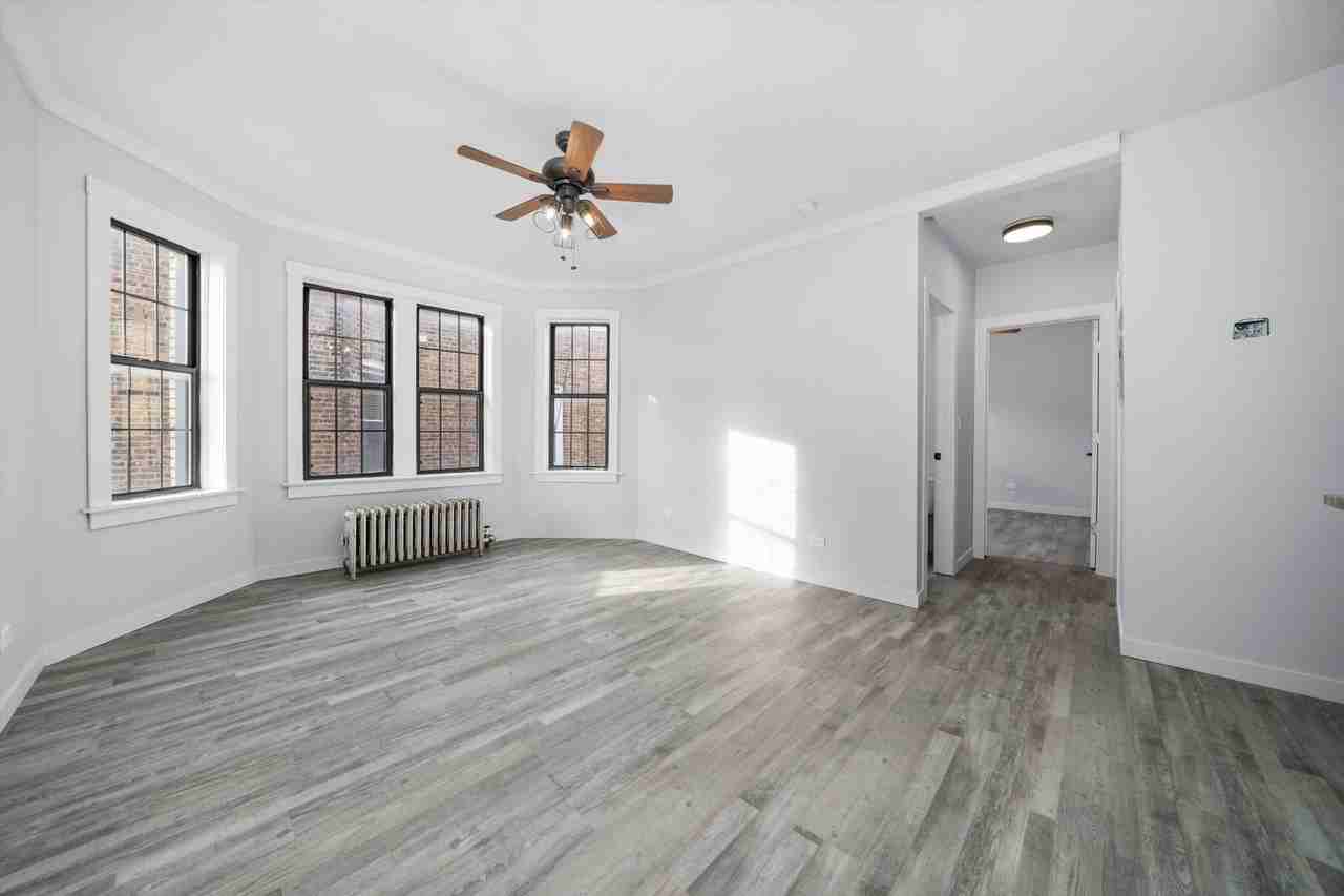 6128 S Ingleside Ave #1W - Photo 6 of 24