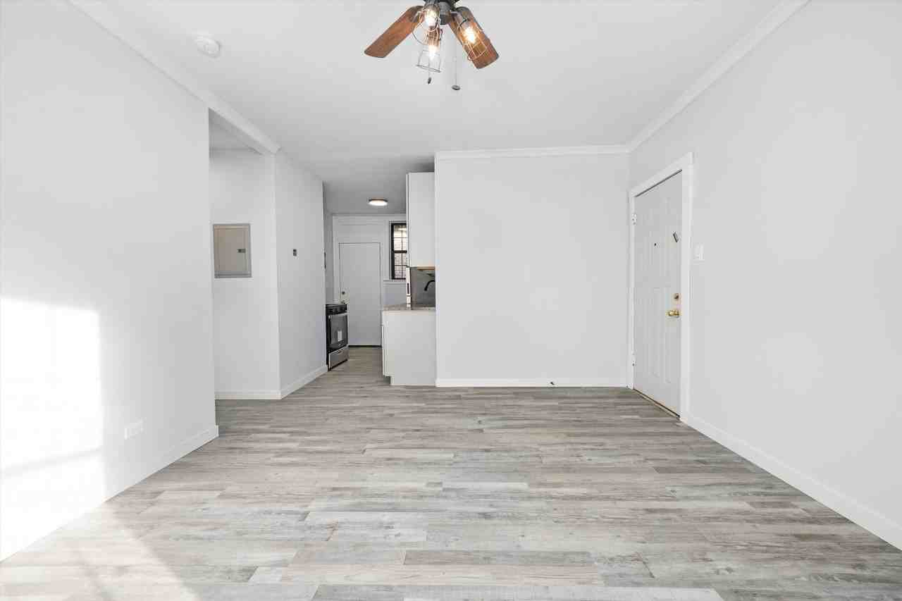 6128 S Ingleside Ave #1W - Photo 7 of 24