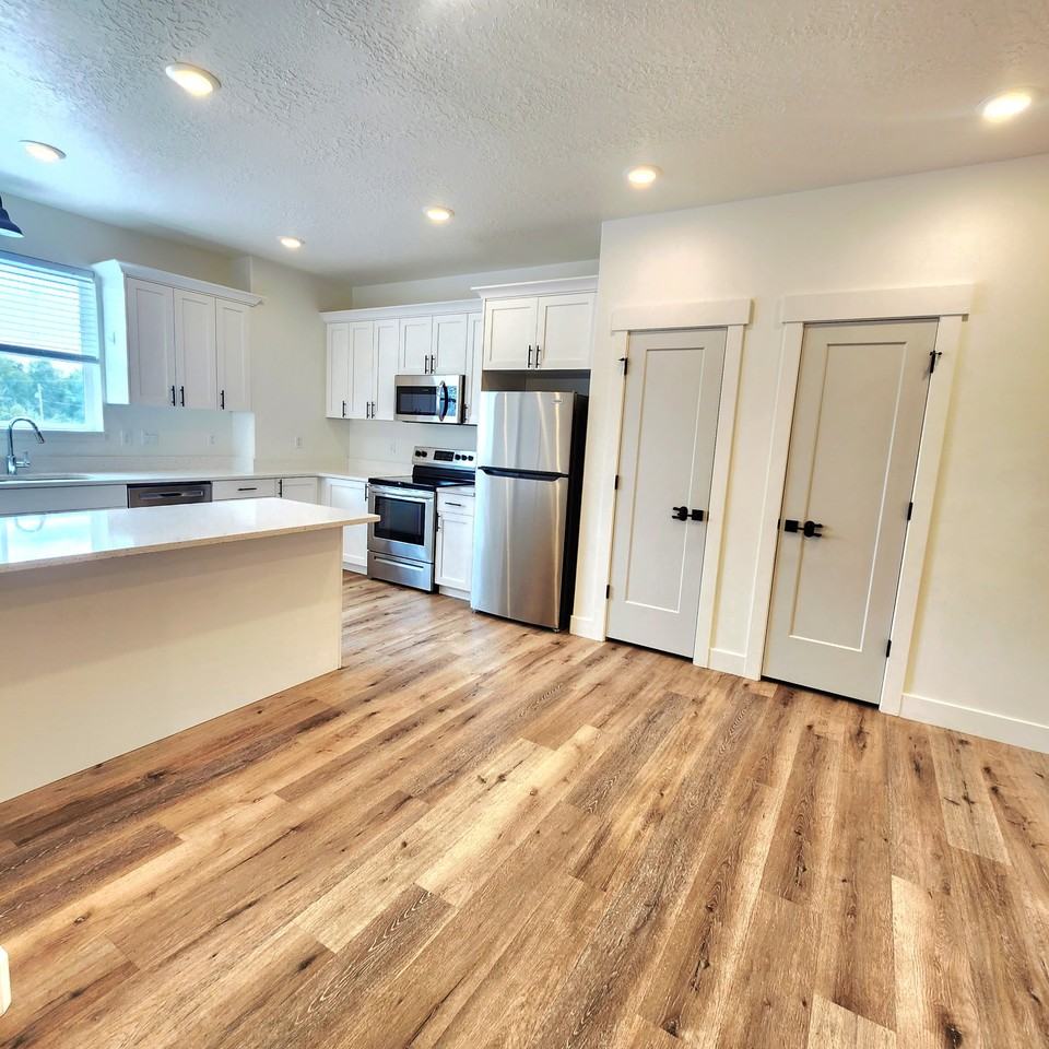 1277 E 1620 S #1277E1620S - Photo 5 of 11