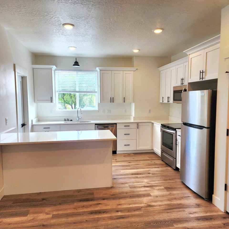 1277 E 1620 S #1277E1620S - Photo 7 of 11