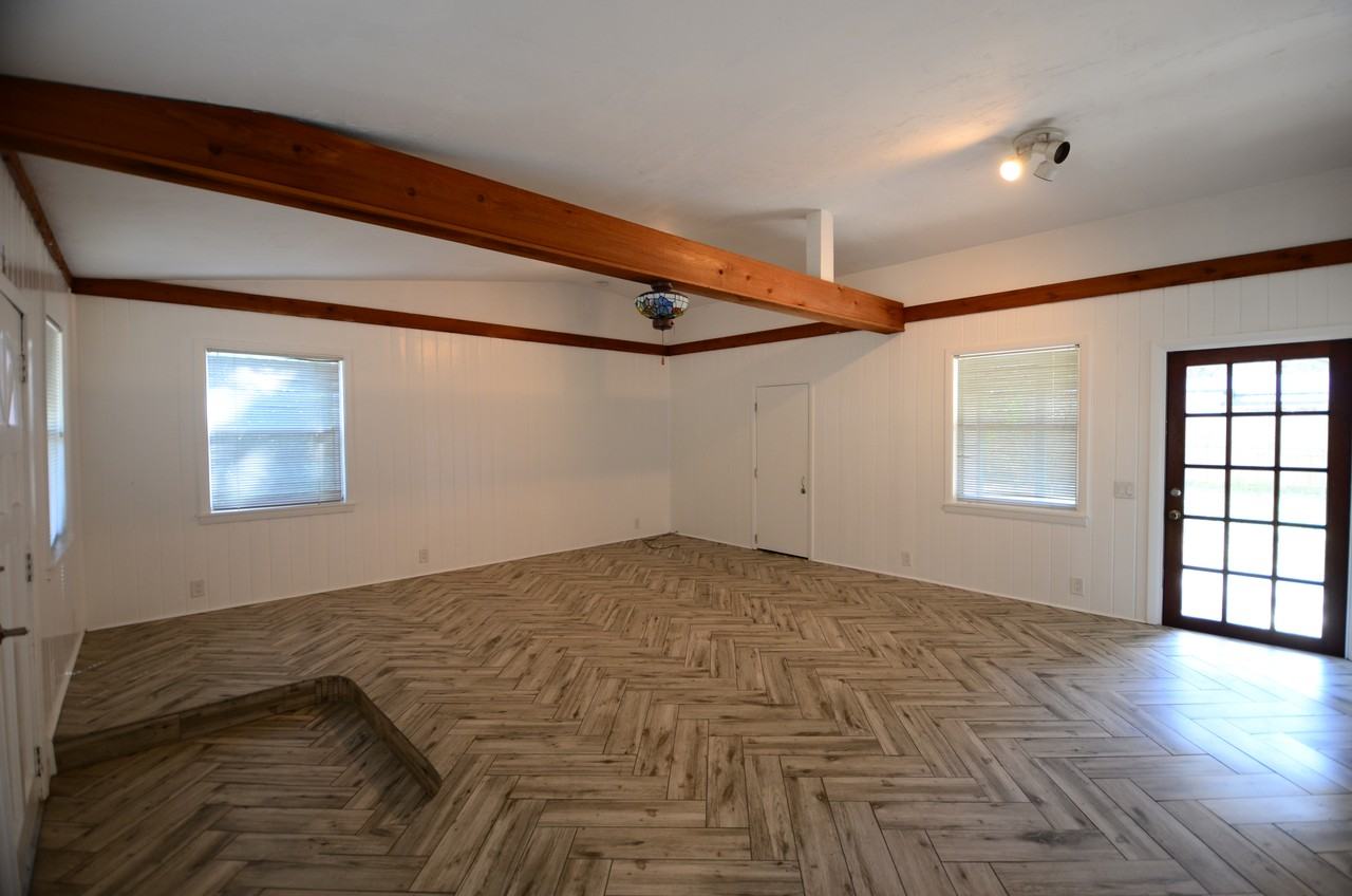 28 Nw 36th Ter - Photo 4 of 24