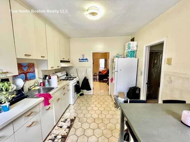 124 Prince St #3R - Photo 3 of 13