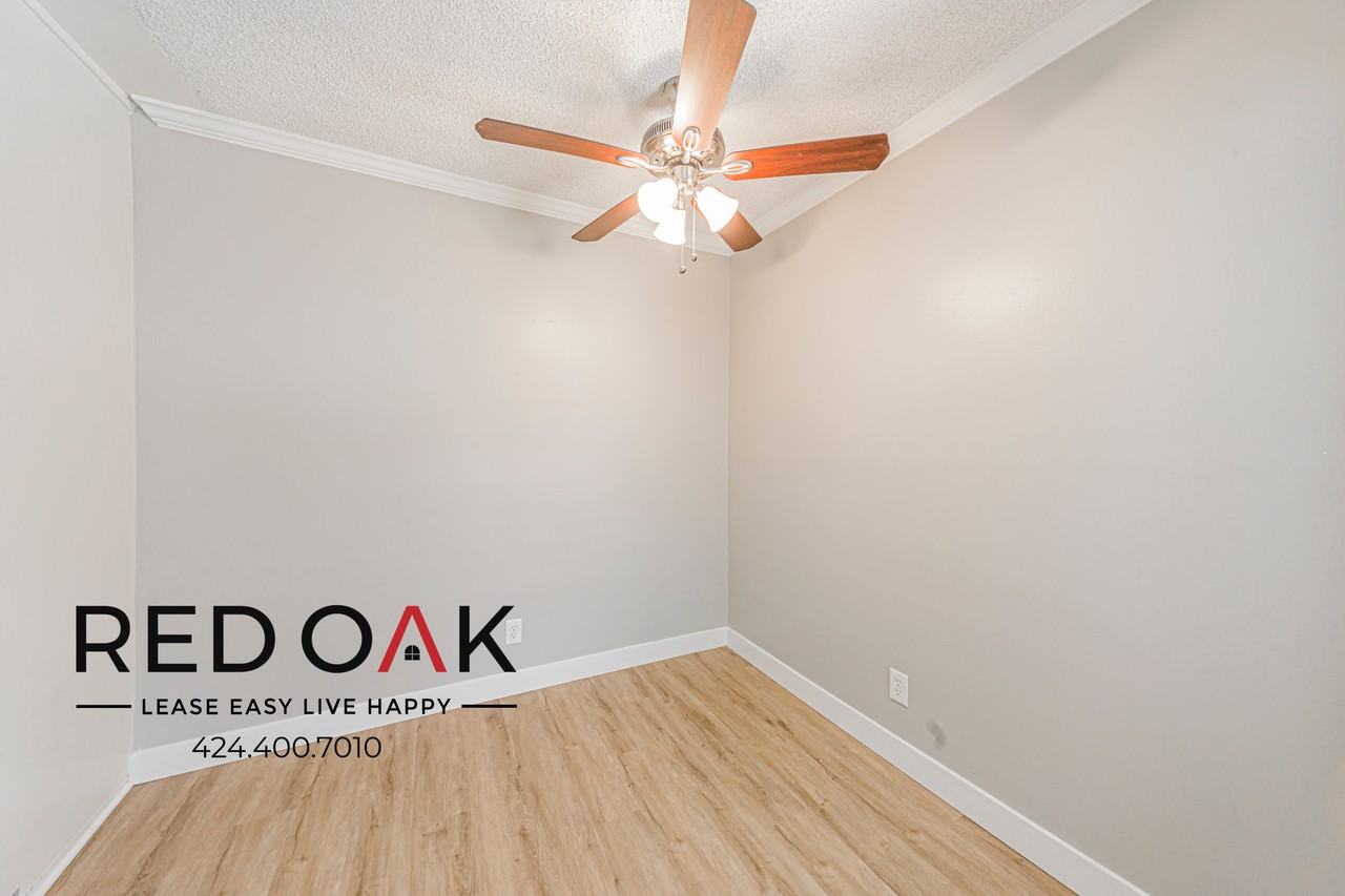 15405 Vanowen St - Photo 7 of 16