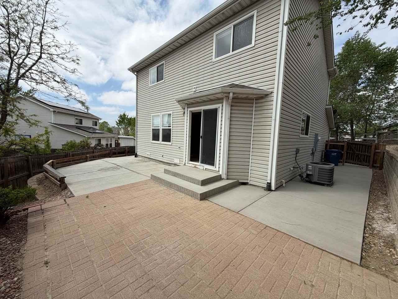 585 E 78th Dr - Photo 2 of 21