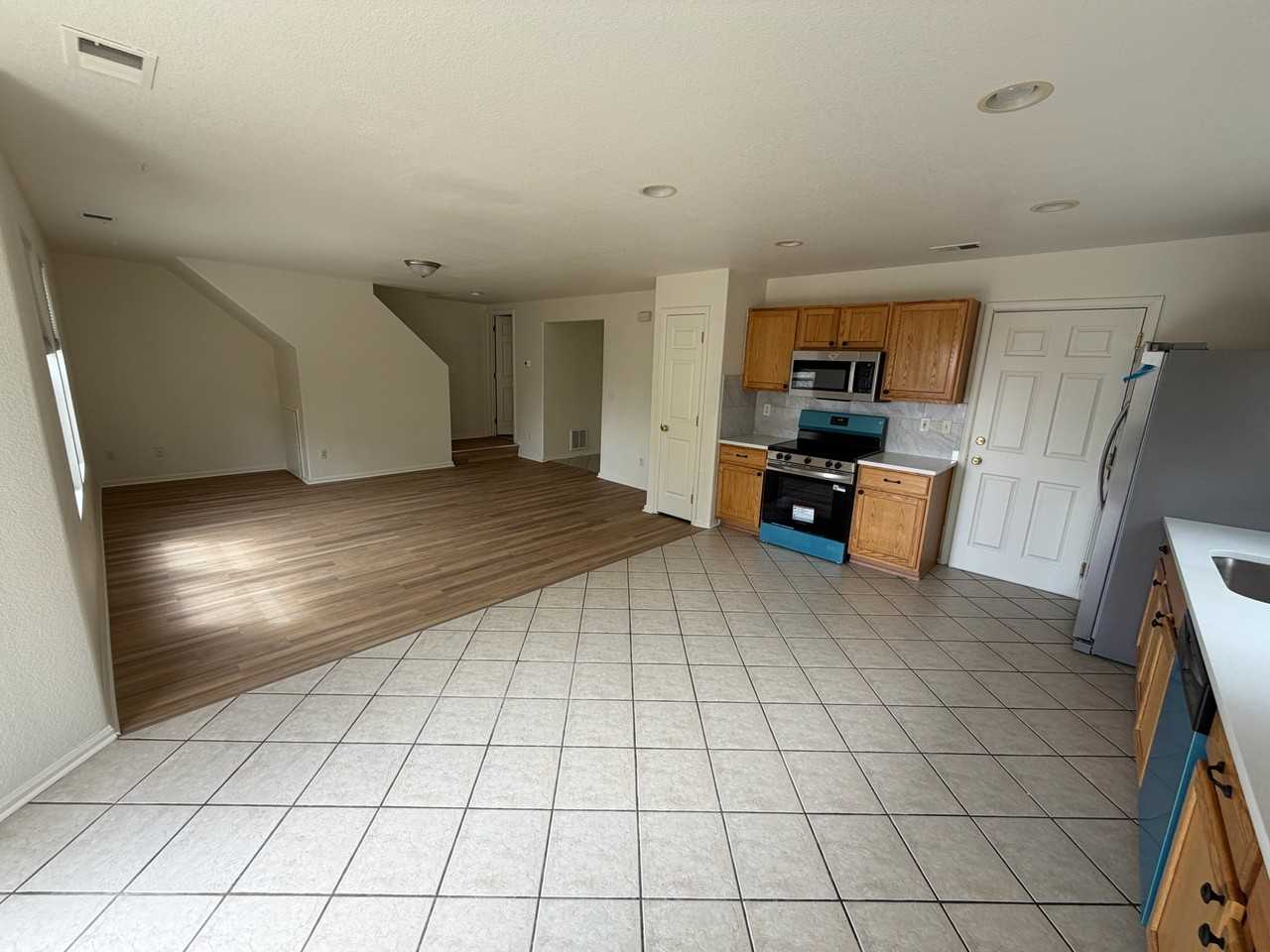 585 E 78th Dr - Photo 6 of 21