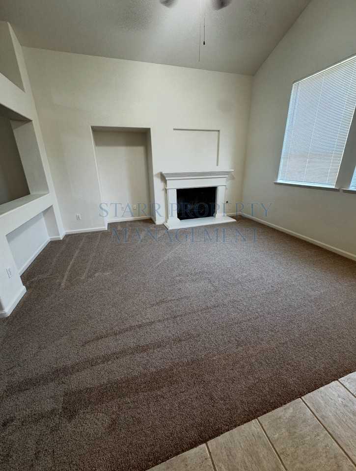 1690 Mary Augusta St - Photo 4 of 24