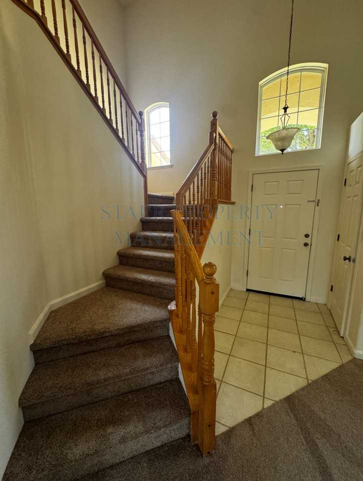 1690 Mary Augusta St - Photo 5 of 24