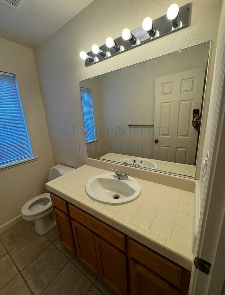 1690 Mary Augusta St - Photo 6 of 24