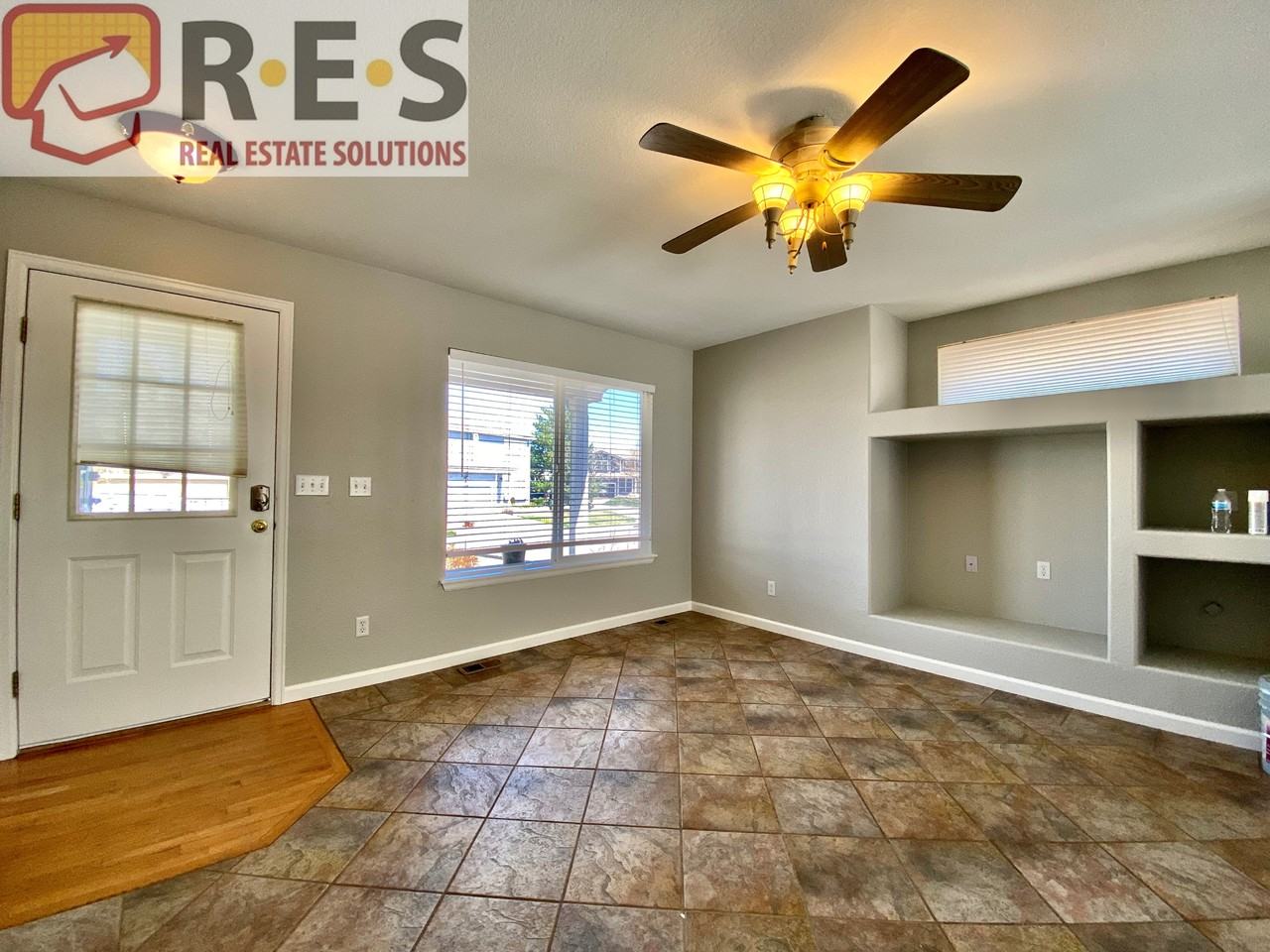 4964 Waldenwood Dr - Photo 4 of 18