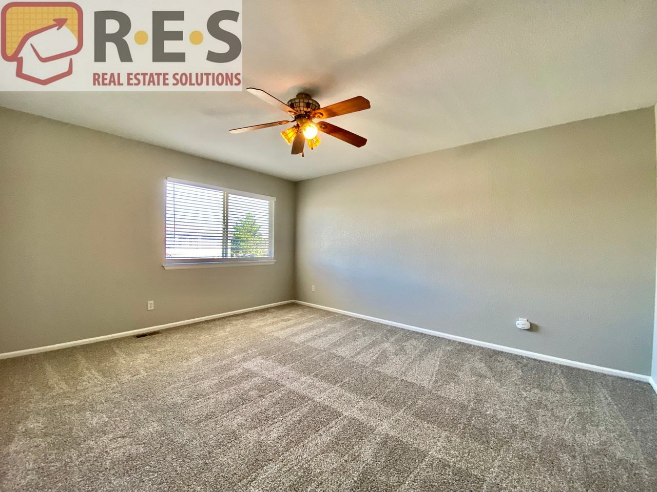4964 Waldenwood Dr - Photo 6 of 18