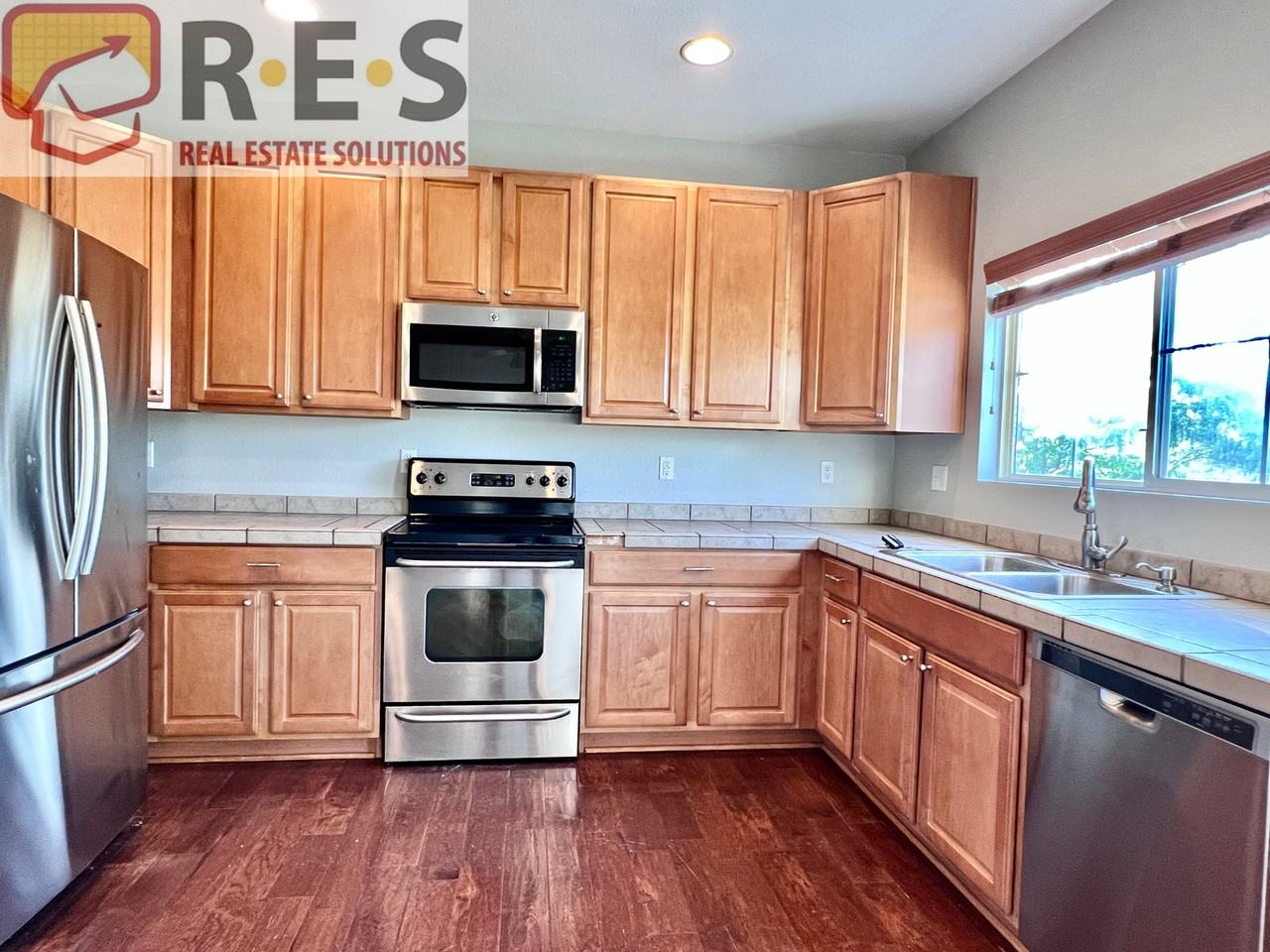3578 Wonder Dr - Photo 2 of 16