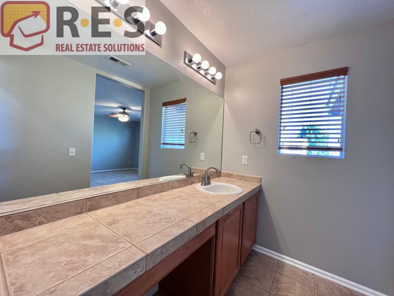 3578 Wonder Dr - Photo 7 of 16