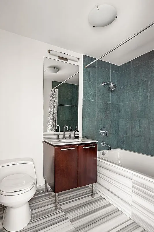 240 51st Ave #2E - Photo 3 of 12