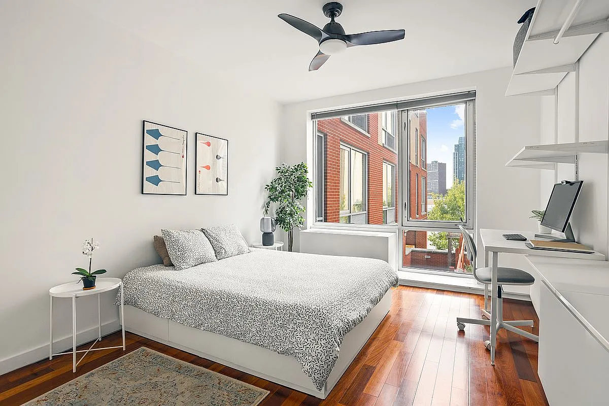 240 51st Ave #2E - Photo 6 of 12