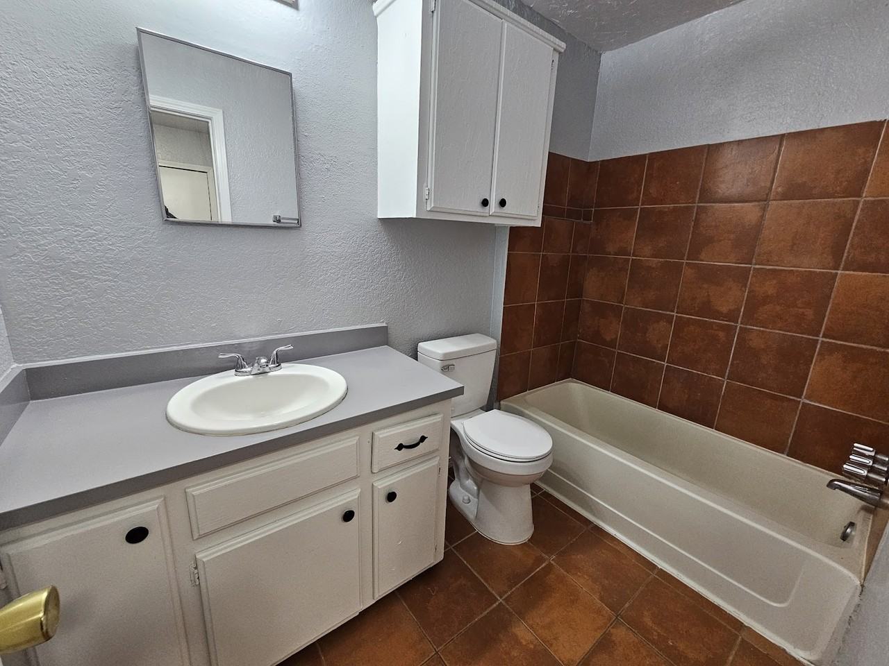 1014 N Spencer Rd - Photo 6 of 14