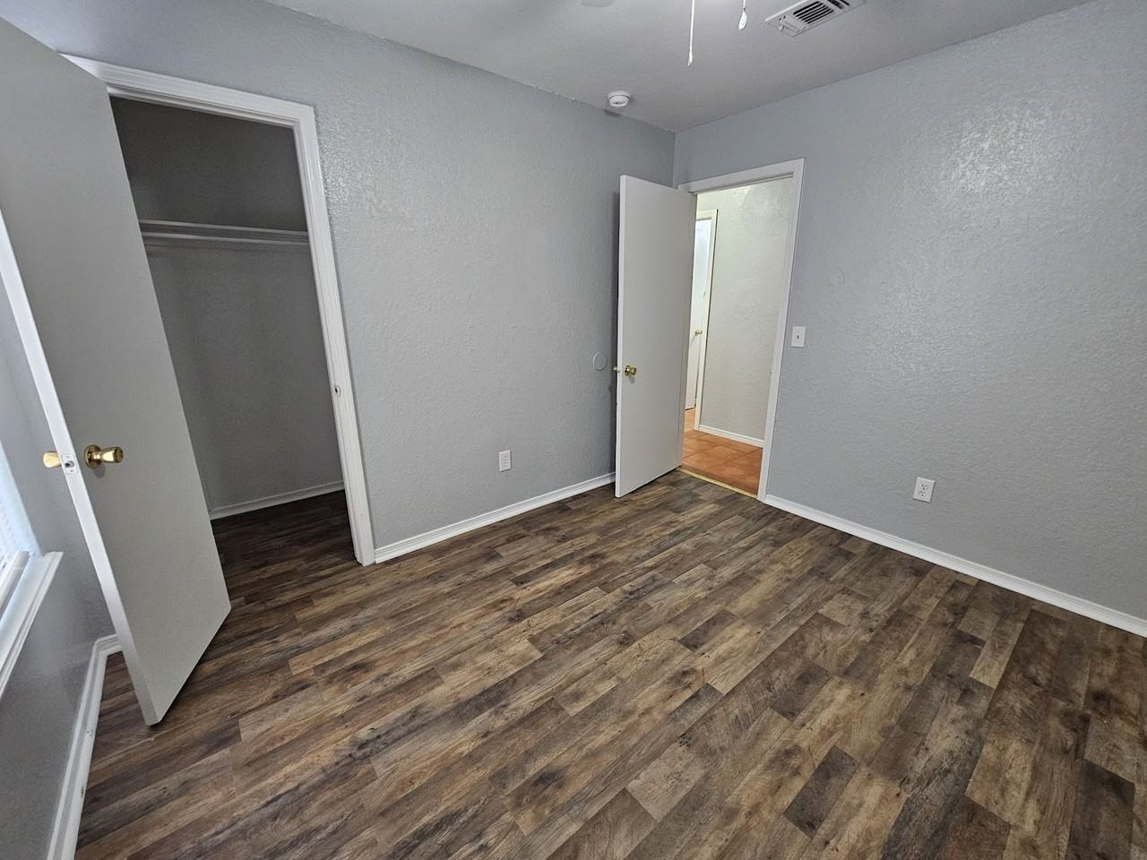 1014 N Spencer Rd - Photo 7 of 14