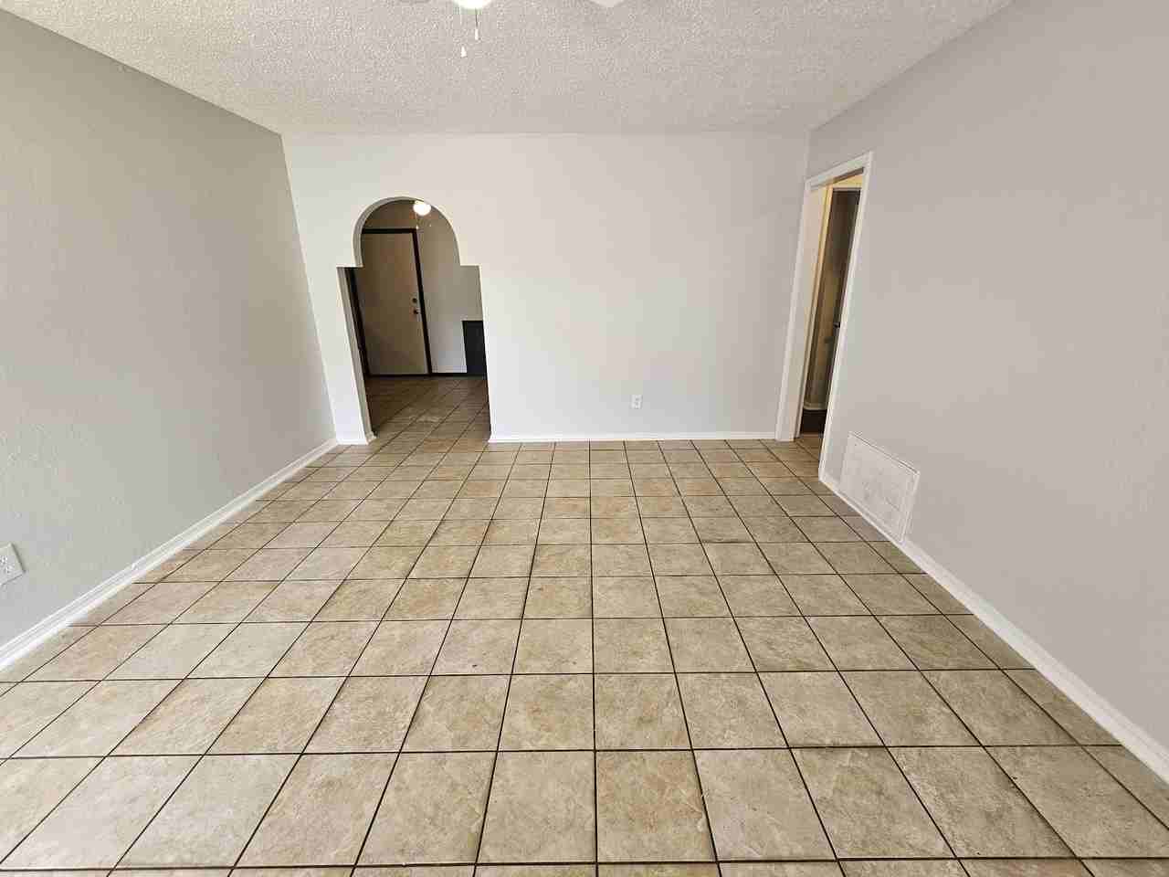 9212 Jennifer Pl - Photo 3 of 18