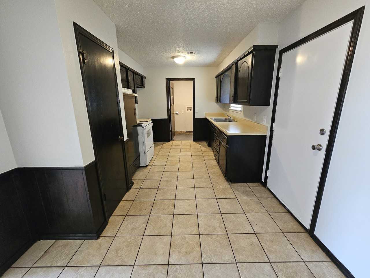 9212 Jennifer Pl - Photo 4 of 18
