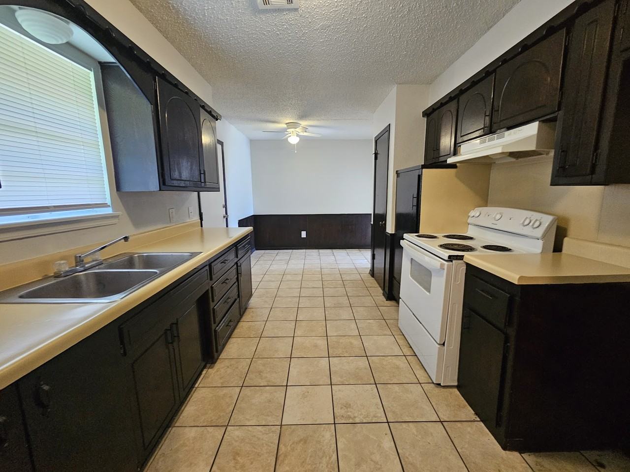 9212 Jennifer Pl - Photo 5 of 18