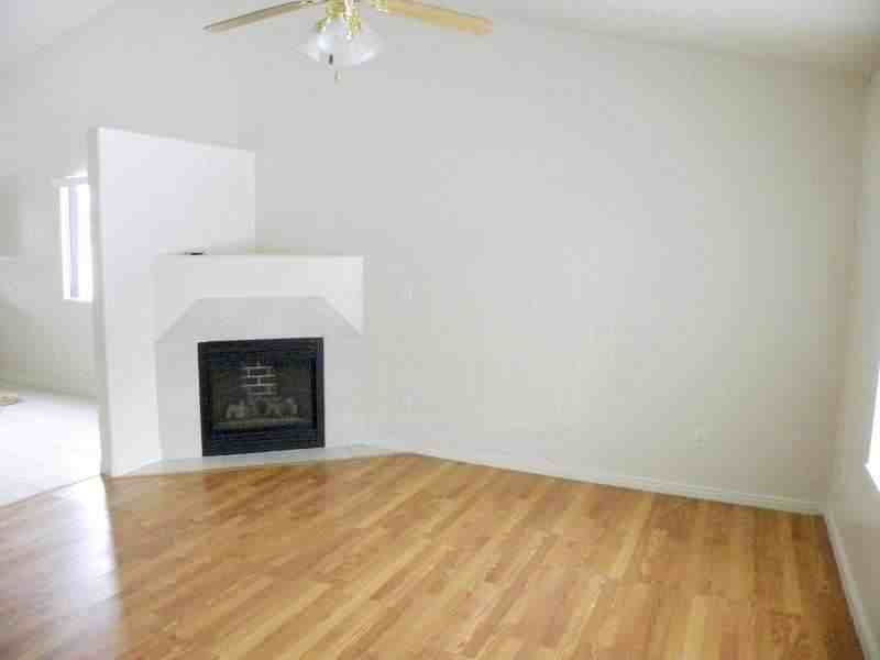 815 Sw - Photo 3 of 11
