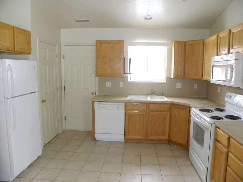 815 Sw - Photo 6 of 11